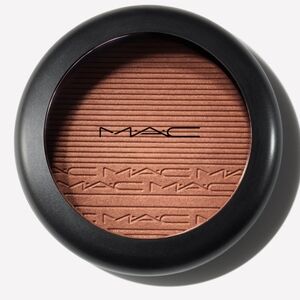 MAC Extra Dimension Skinfinish